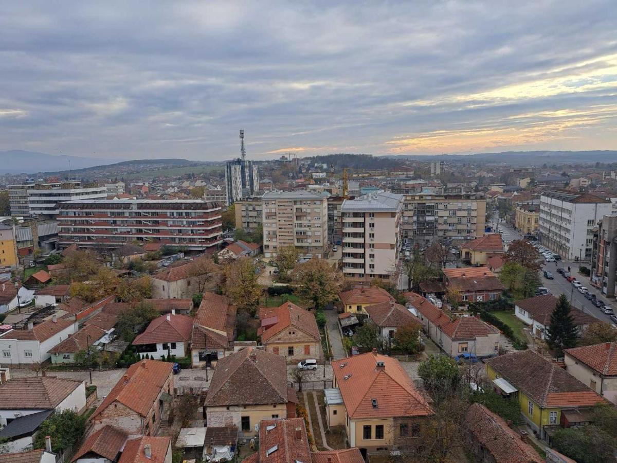 Apartman Sa Panoramom Kruševac Kültér fotó